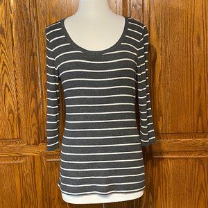 Gray & Off-White Three-Quarter Sleeve